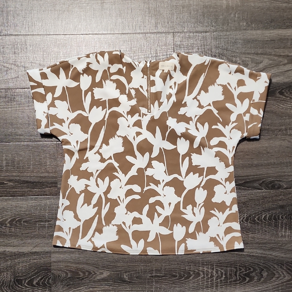 💋 Melloday v-neck Floral Top 💋